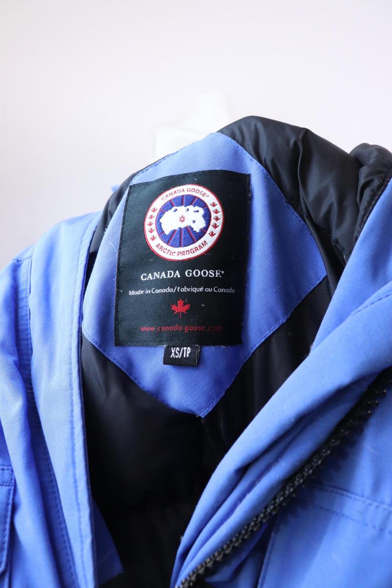 Canada Goose - Womens jacket with down filling Canada Goose